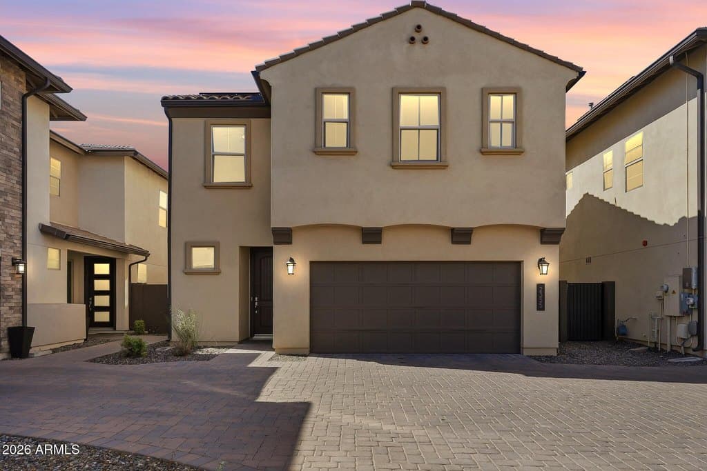 2355 W Whisper Rock Trl