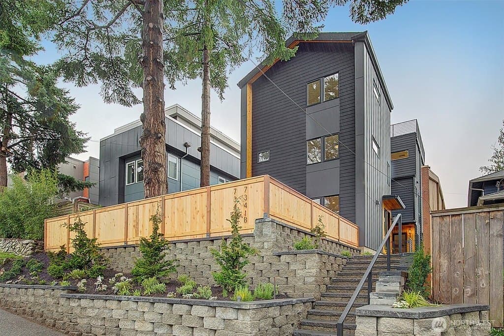 7341 California Ave SW