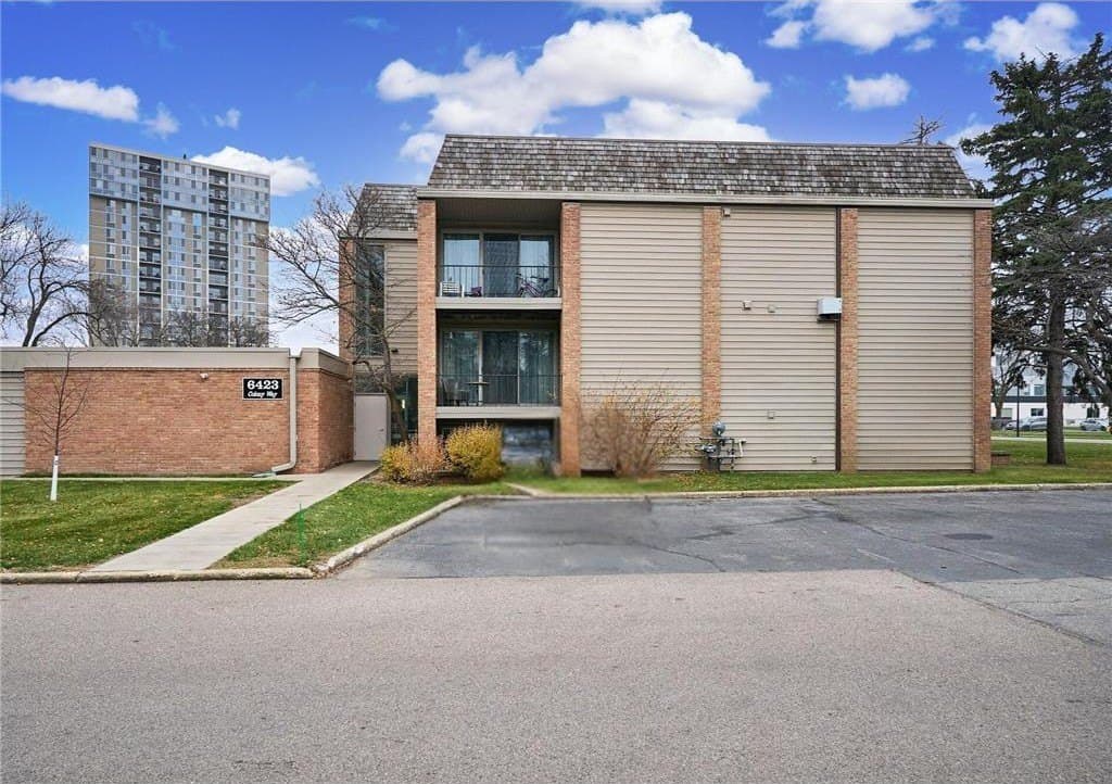 6423 Colony Way Apt 2G, Edina