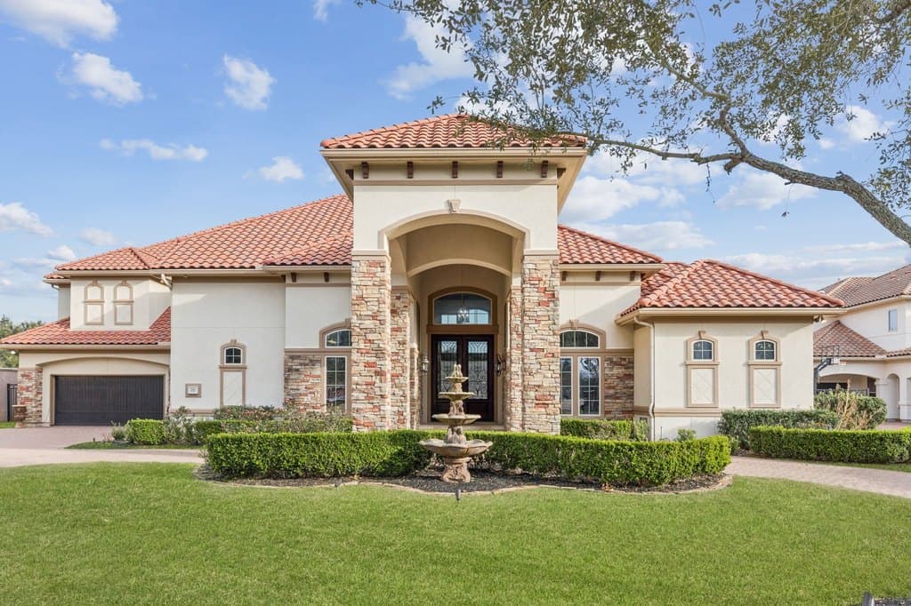 32 Miramar Heights Cir, Sugar Land