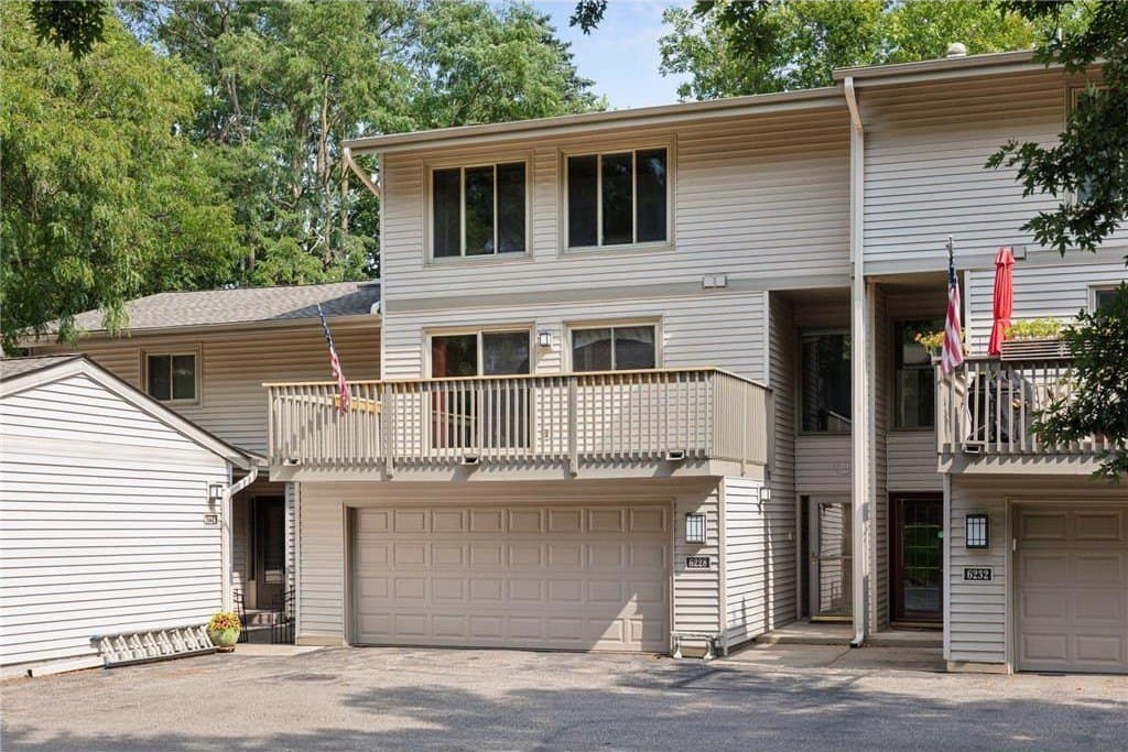 6228 Sandpiper Ct, Edina