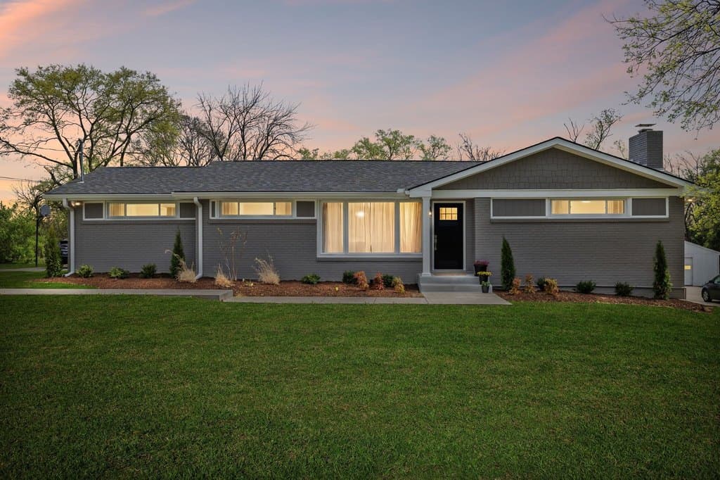 207 Donna Dr, Madison