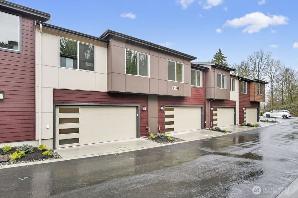 13205 NE 127th Way Unit D, Kirkland