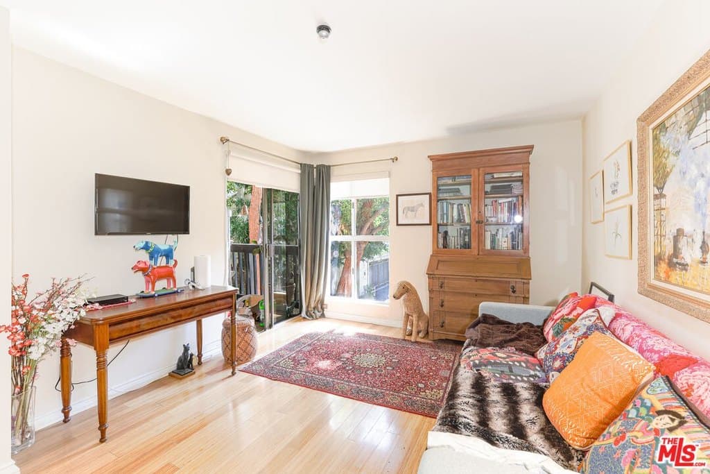 8105 Raintree Cir, Culver City