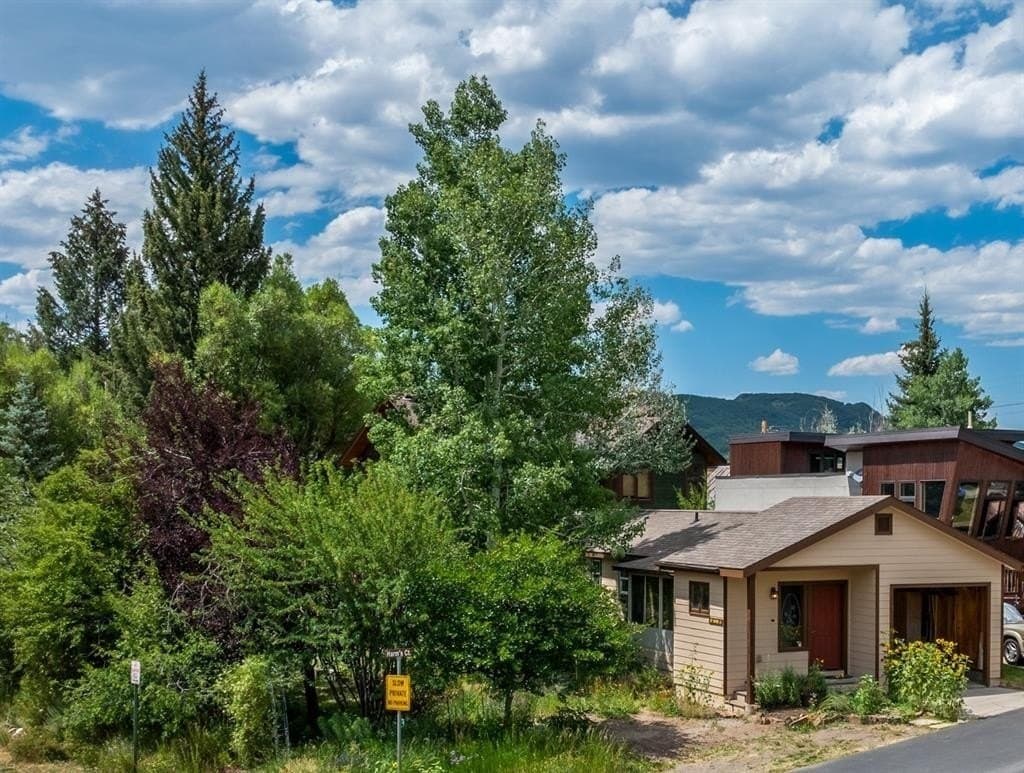 511 Harms Ct, Steamboat Springs