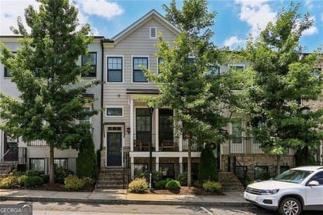 2032 Manchester St NE