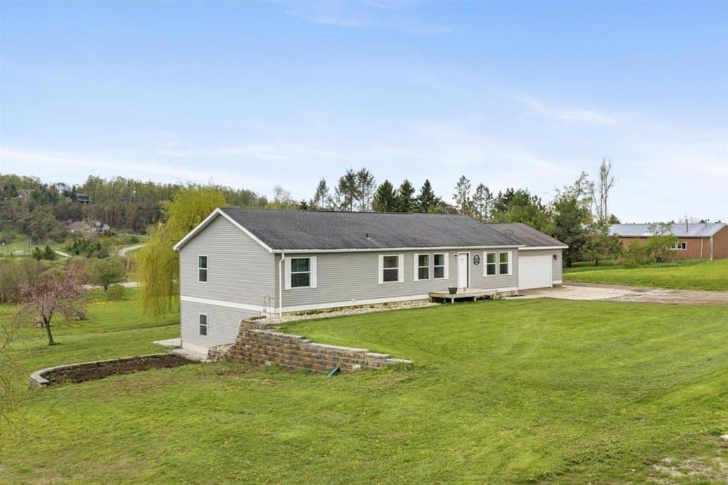 338 Boyer Rd, Petoskey