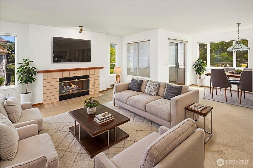 1312 S Massachusetts St Apt 202