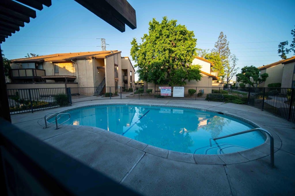 1550 W Ashlan Ave Apt 113, Fresno