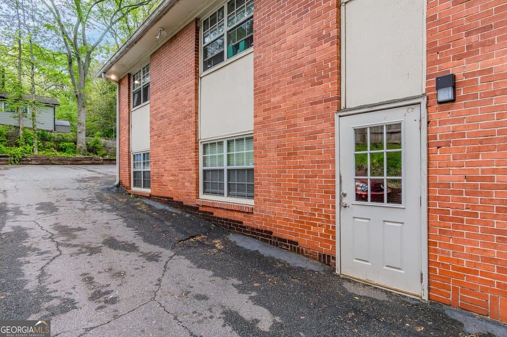 1322 Euclid Ave NE Unit 205