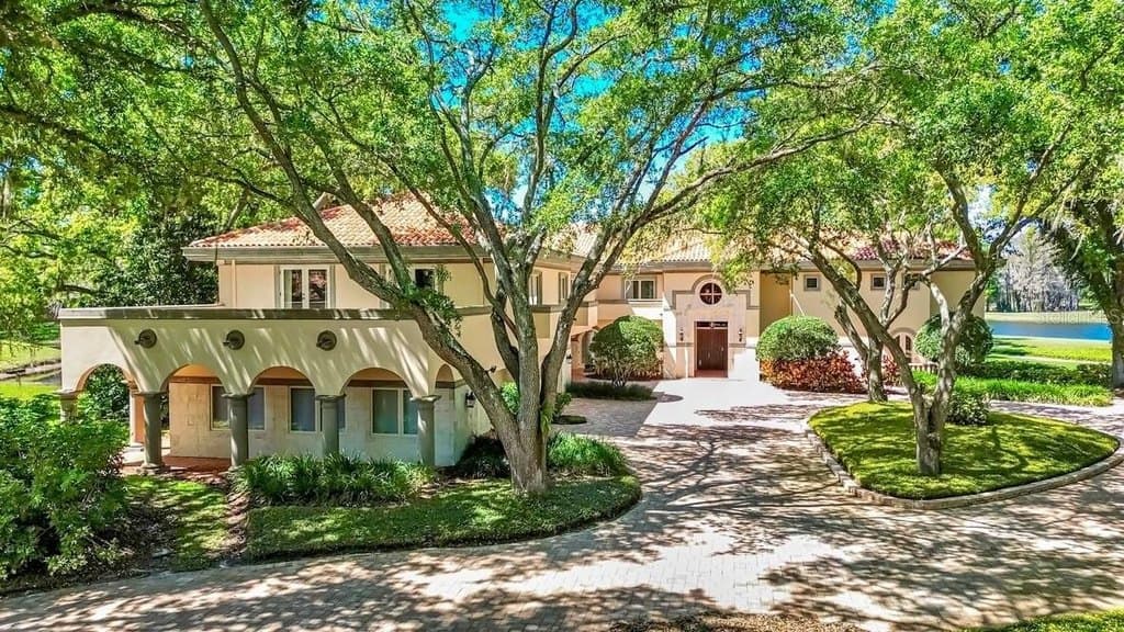 1043 Guisando De Avila, Tampa