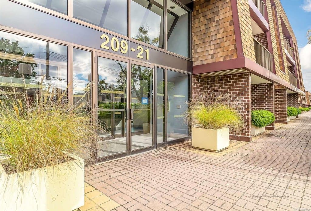 20921 26th Ave Apt 2D