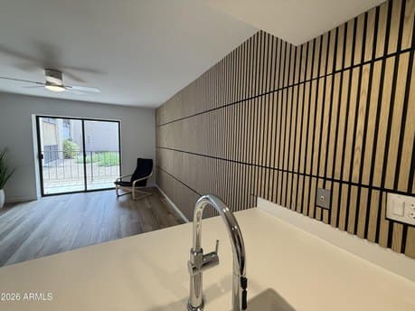 3033 E Devonshire Ave Unit 1001