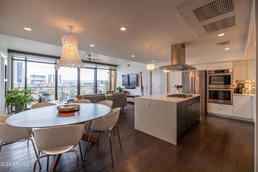 200 W Portland St Unit 827, Phoenix