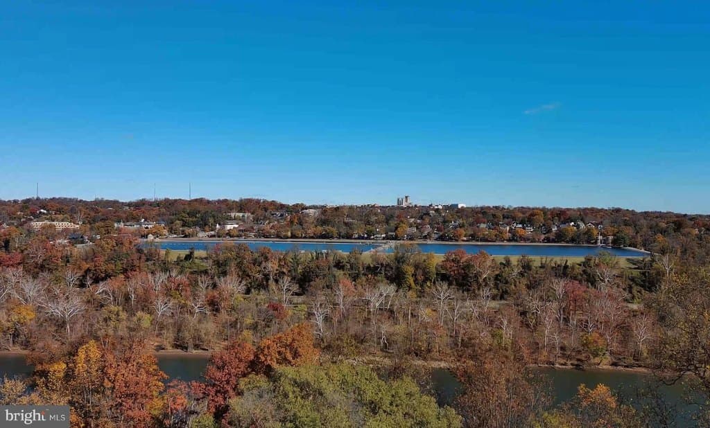 2757 N Nelson St, Arlington