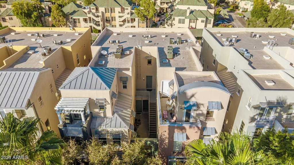 706 E Washington St Apt 114