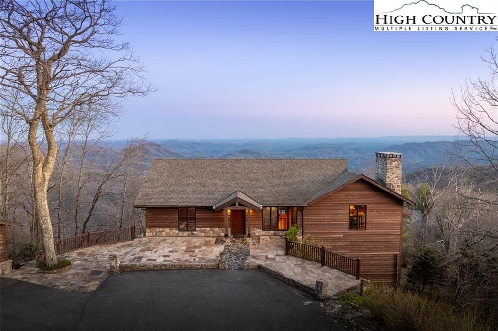 260 Beacon Hl, Blowing Rock