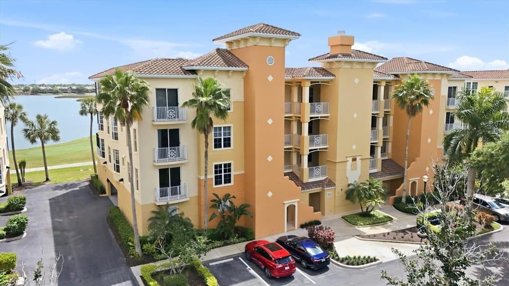 6360 Watercrest Way Unit 201, Lakewood Ranch