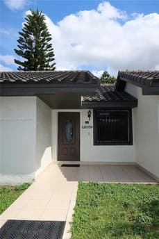 12059 SW 10th St Unit 201