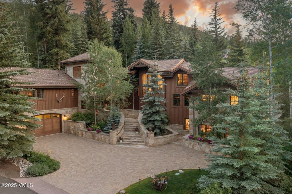 421 Beaver Dam Cir, Vail