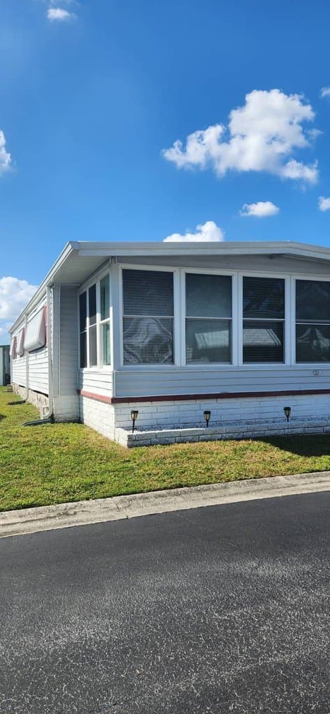 2001 83rd Ave N Lot 1200, Saint Petersburg