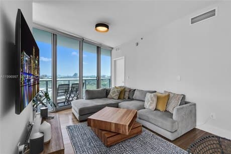 888 Biscayne Blvd Apt 812