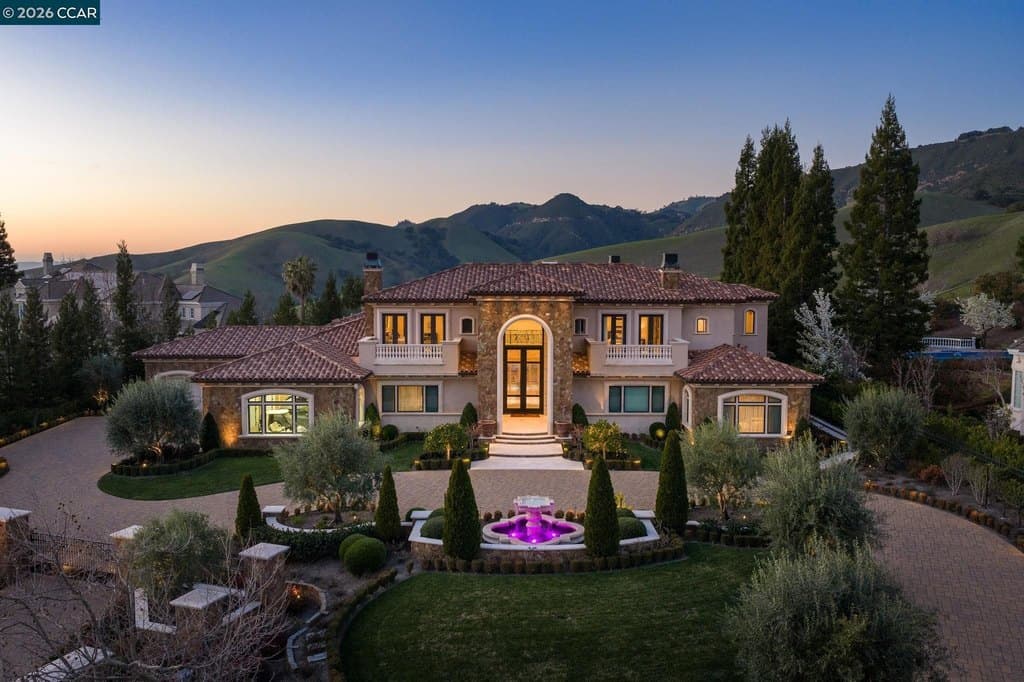 940 Eagle Ridge Dr, Danville