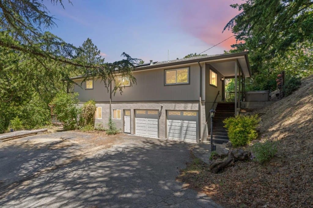 24895 Skyland Rd, Los Gatos