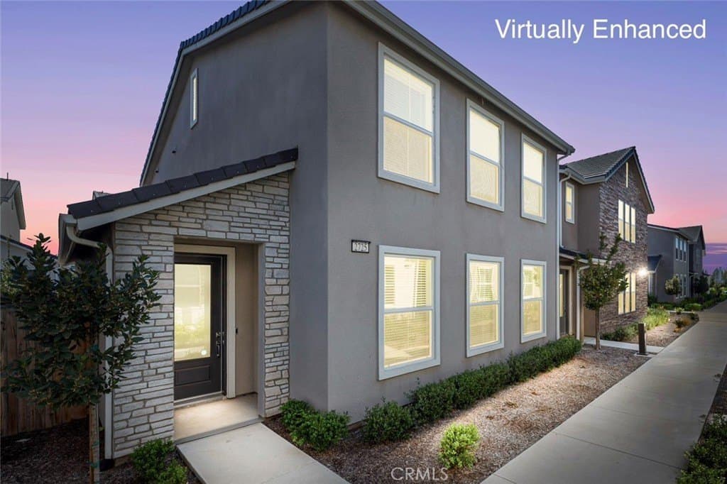 2725 E Teaberry Dr, Fresno