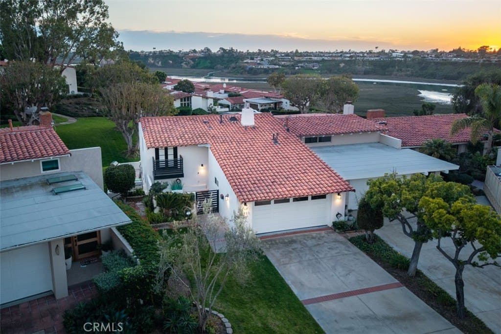 2111 Vista Entrada, Newport Beach