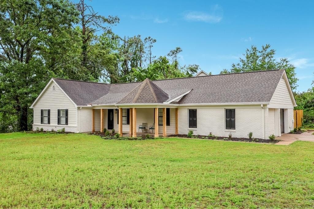 427 Cherokee Dr, Oxford