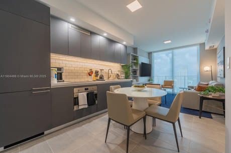 227 NE 2nd St Apt 3104