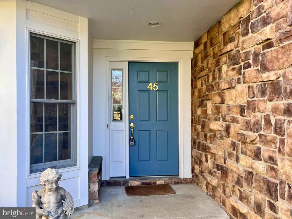 45 Hedge Row Rd, Princeton