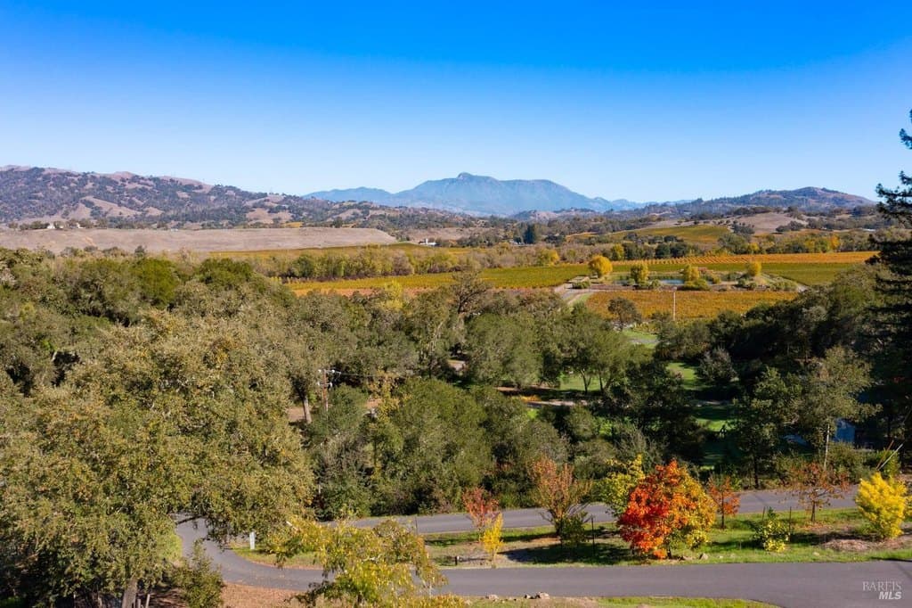 5100 W Soda Rock Ln, Healdsburg
