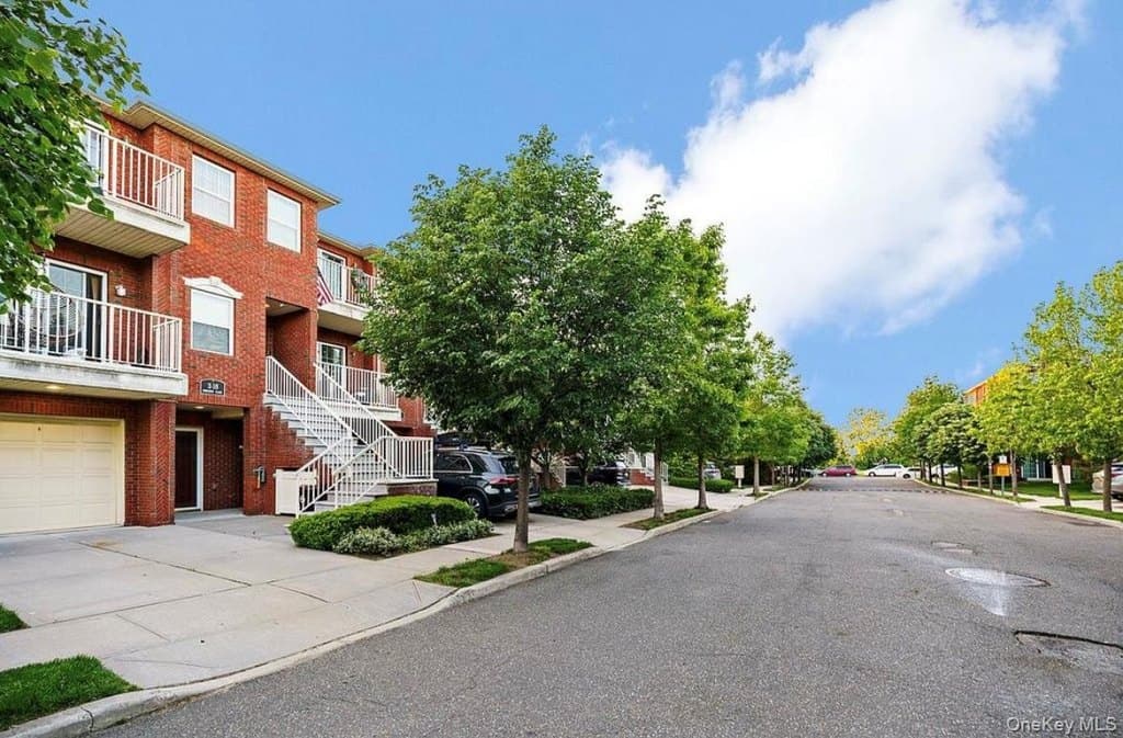 306 Weatherly Pl Unit 107