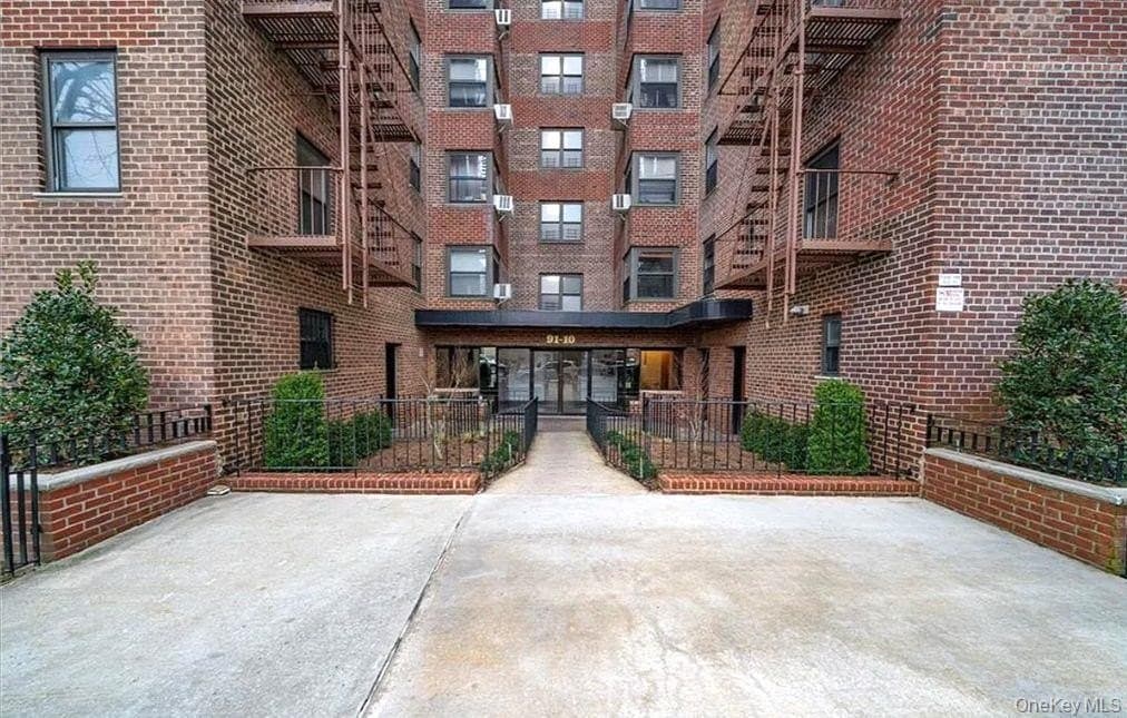 91-10 32 Ave Unit E102