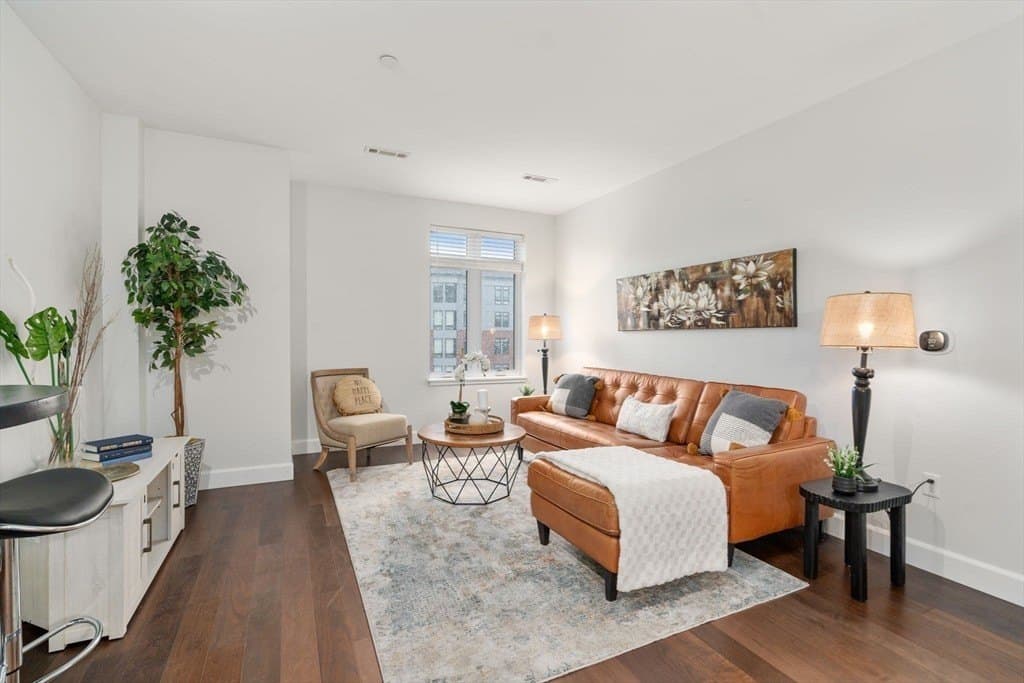 1501 Commonwealth Ave Unit 304