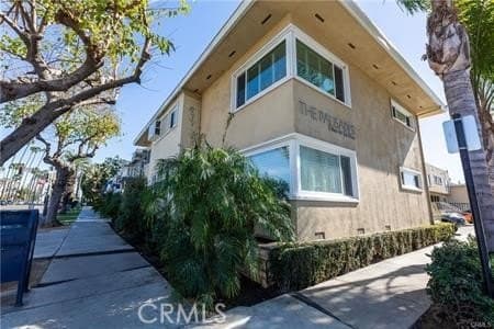 12 3rd Pl, Long Beach