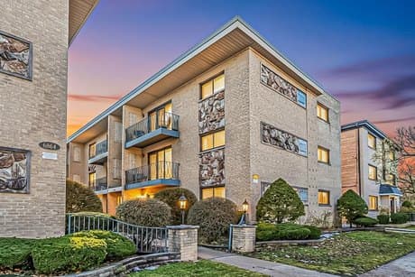 6870 N Northwest Hwy Apt 2F