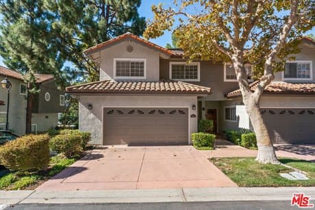 3091 E Hillcrest Dr