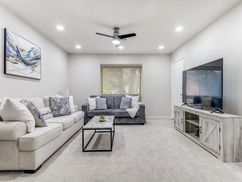 10017 Regal Park Ln Apt 205