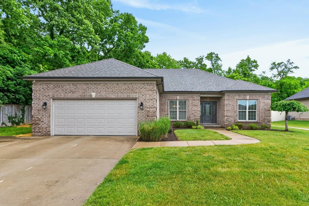 508 Raven Rd, Versailles