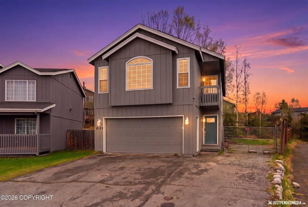 8133 Sandy Cir, Anchorage