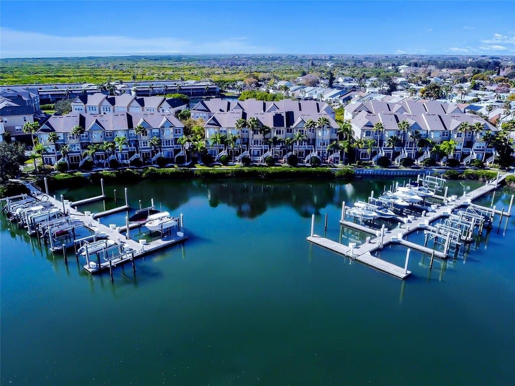 4326 Spinnaker Cove Ln