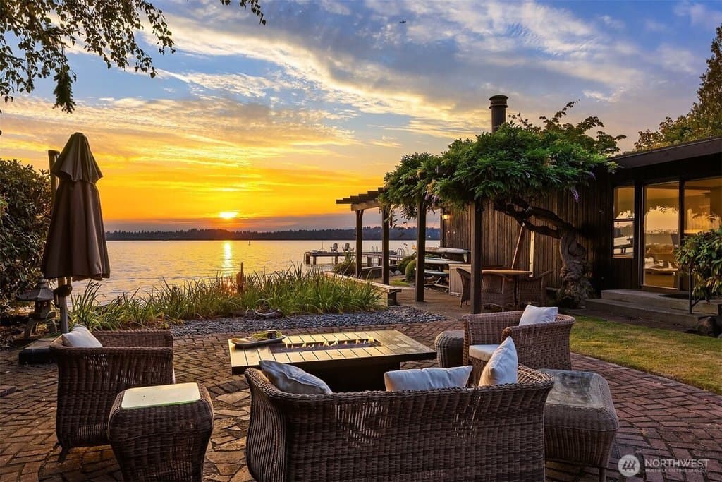 6209 Lake Washington Blvd NE, Kirkland