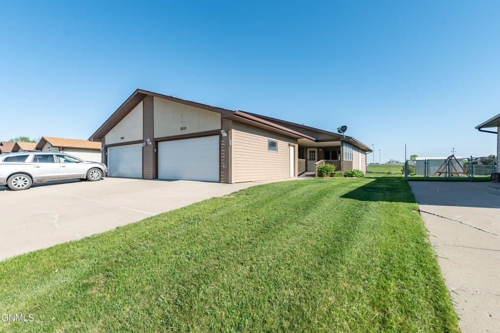 2010 E Capitol Ave, Bismarck