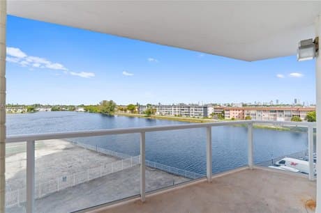 1351 NE Miami Gardens Dr Apt 406E