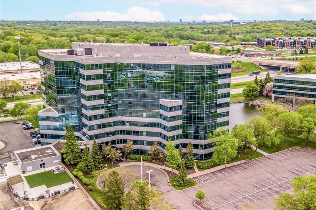 5601 Smetana Dr Unit 813, Minnetonka