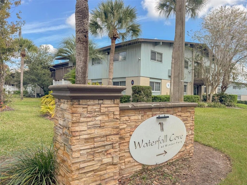 1695 Lee Rd Apt E211, Winter Park