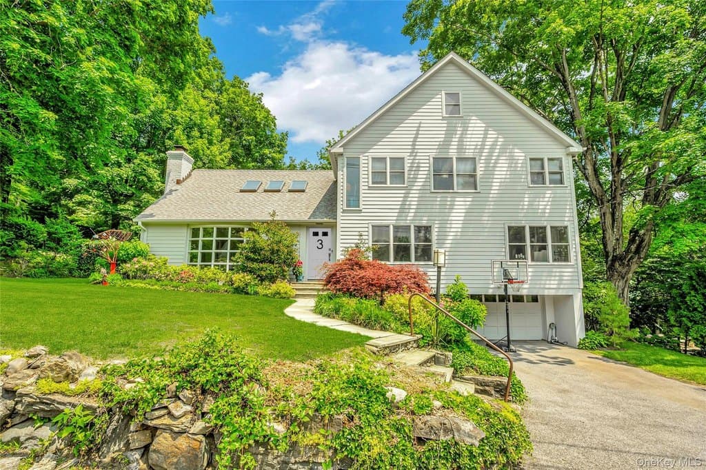 3 Old Ln, Scarsdale